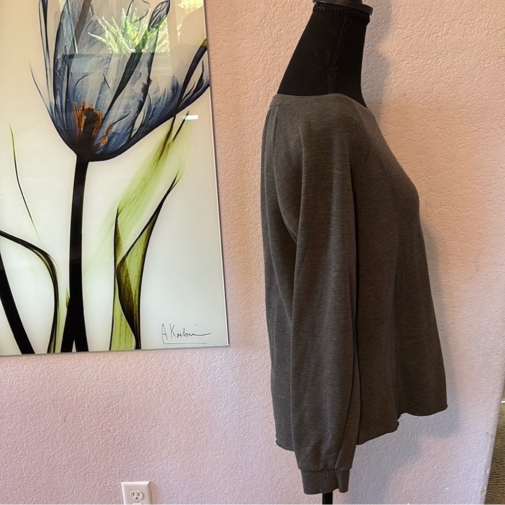 shirt size small - Picture 3 of 5
